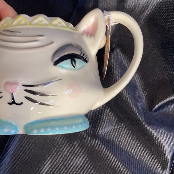 Off white cat face with light yellow crown pet lover mug  16 oz - Picture 6 of 11